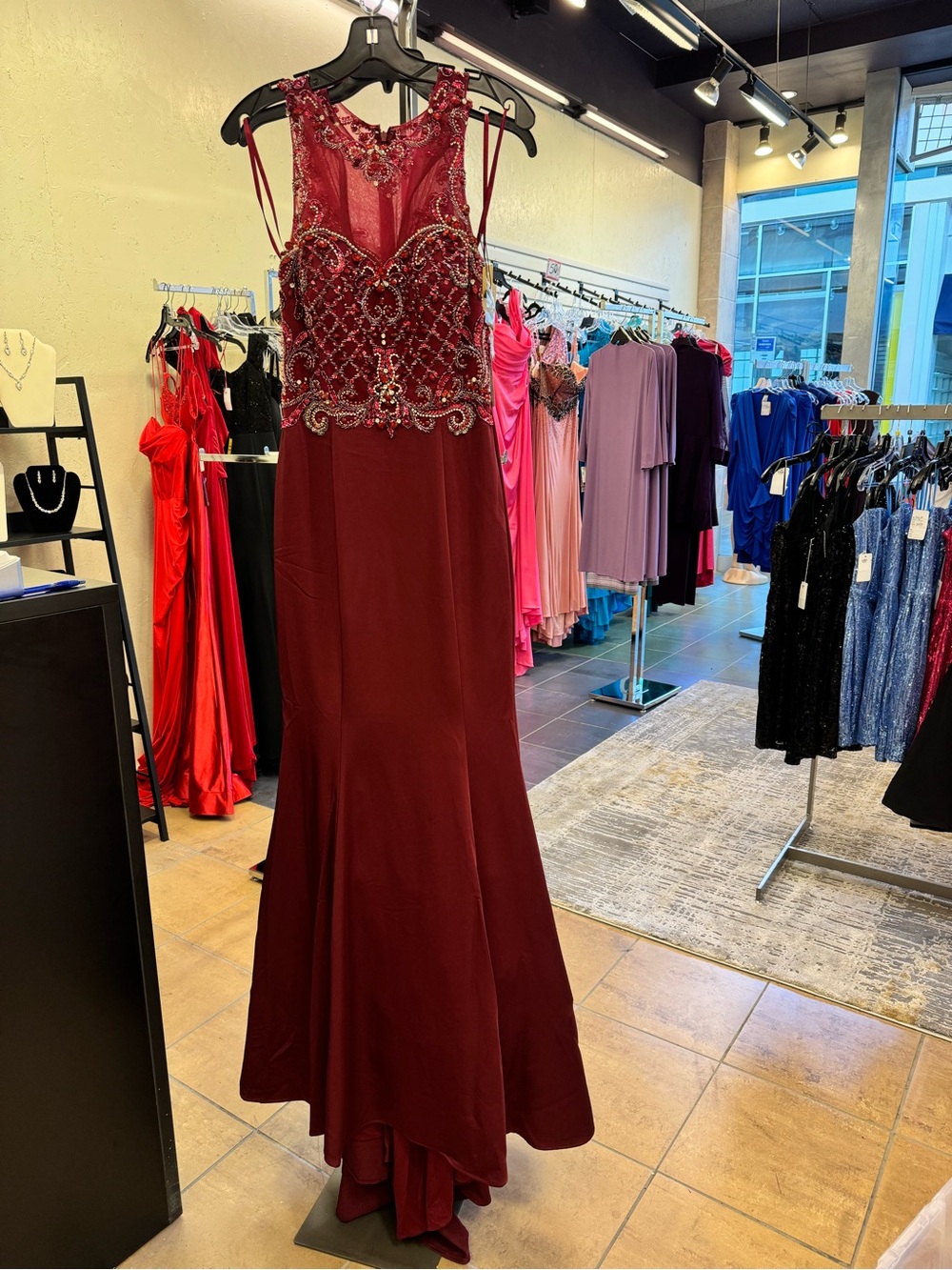 Elegant Beaded Burgundy Evening Gown - Sleeveless Formal Dress